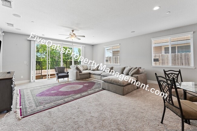 Building Photo - 571 Willow Ridge Ct