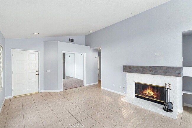 Building Photo - "Charming 2-Bed, 2-Bath Retreat in Menifee's Heart – Cozy Living Awaits!"