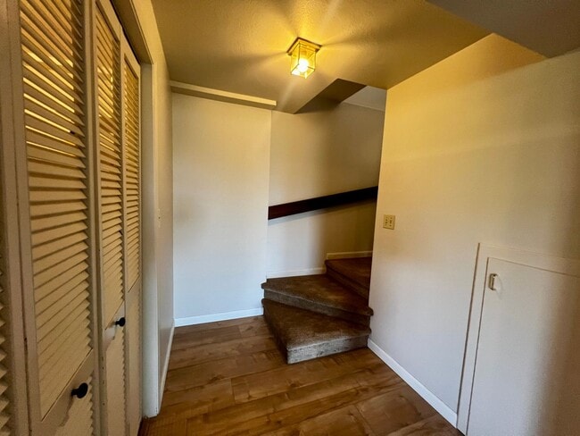 Building Photo - Beautiful North Hill Home Near Vincent Park!