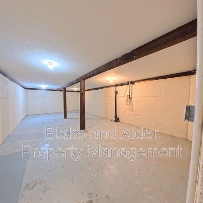 Building Photo - 720 Portland Ave