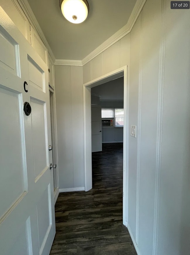 Building Photo - 1815 W Victory Blvd