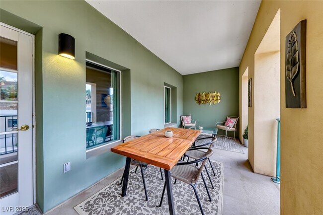 Building Photo - 30 Strada Di Villaggio