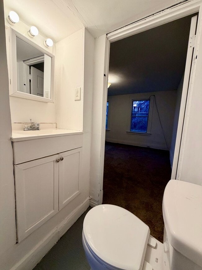 Building Photo - 1108 Oswin St