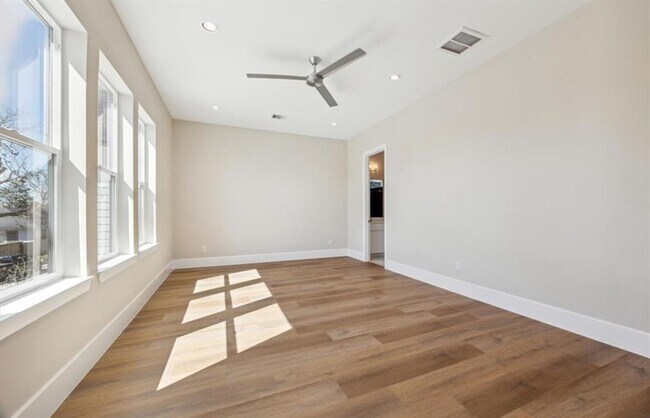 Building Photo - 5613 Leonard St