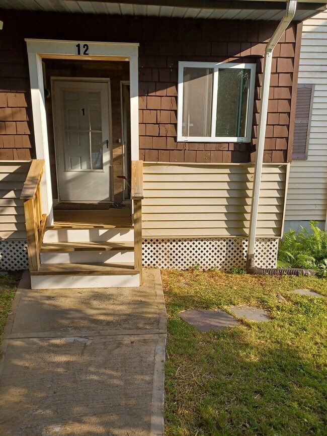 Primary Photo - 12 Vernon Ter