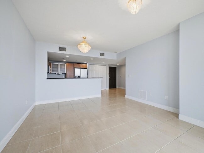 Building Photo - 610 Clematis St