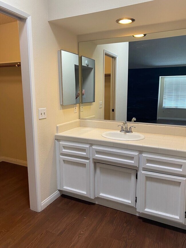 Building Photo - Ashe Rd