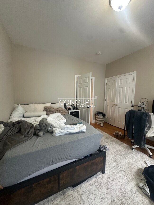 Building Photo - 47A Hillside St. Unit 3