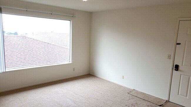 Building Photo - 5125 Panama Ave