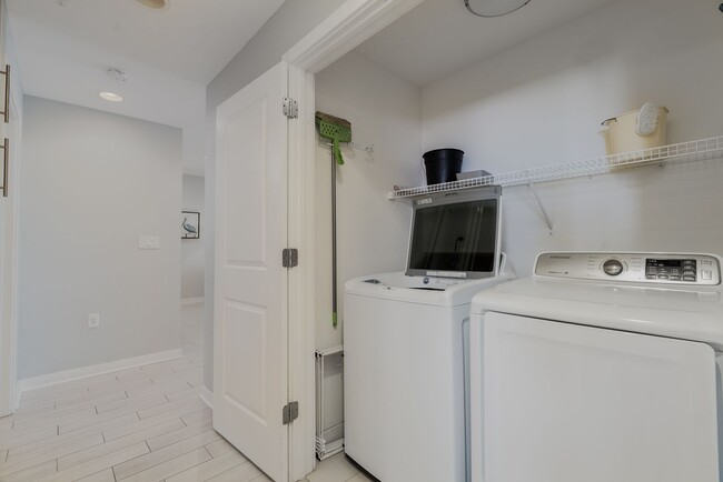 Building Photo - Sandbridge Off Season/Furnished 3 bed Read...