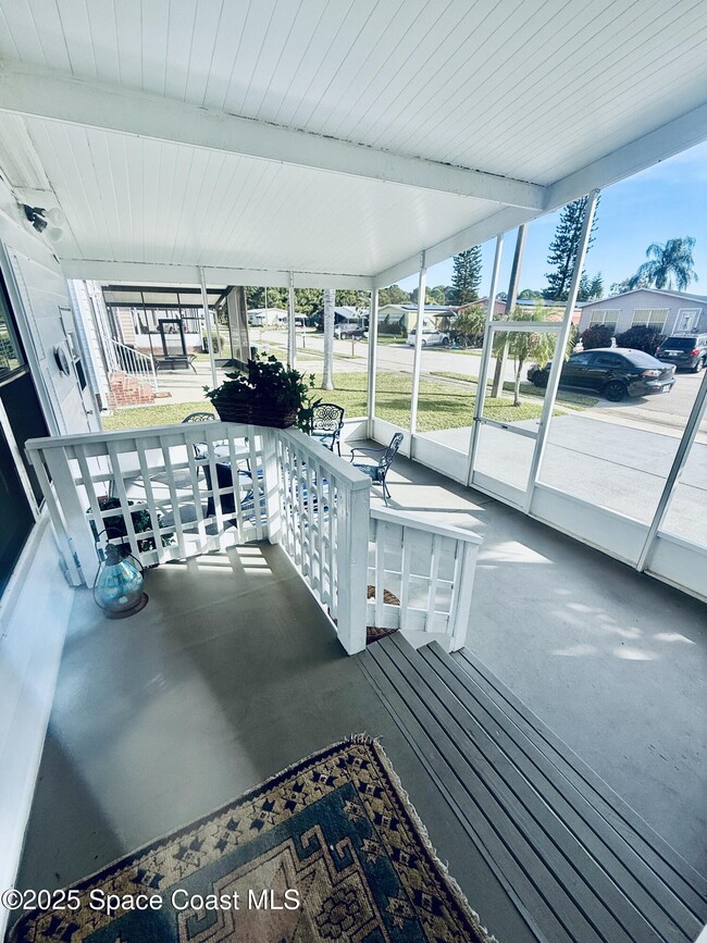 Building Photo - 2399 Coconut Palm Dr