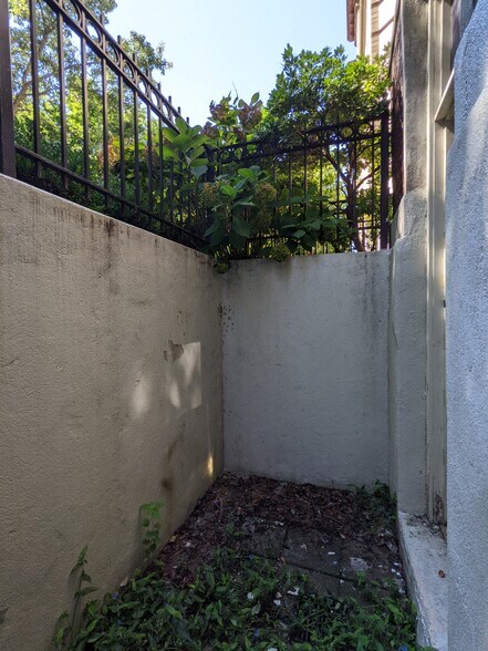 Building Photo - 19 Queensberry St