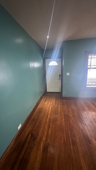 Building Photo - 471 E 147th St