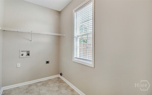Building Photo - 601 Bristol Way