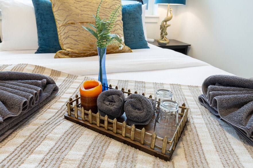 Building Photo - 4404 37th Ave SW