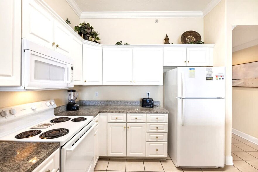 Building Photo - 10625 Front Beach Rd