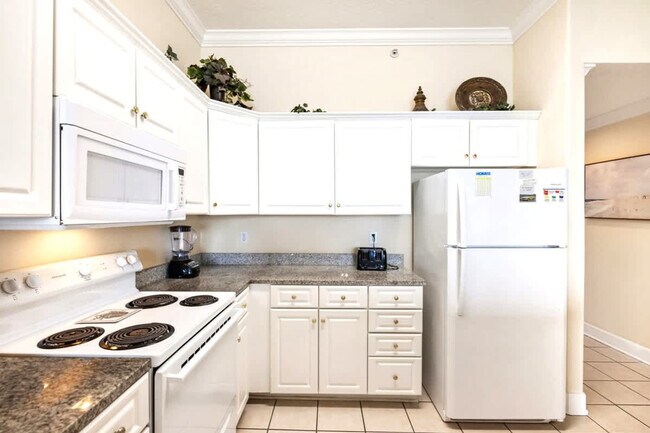 Building Photo - 10625 Front Beach Rd