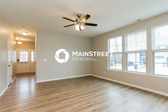 Building Photo - 3 Bedroom Pet-Friendly Home in Clayton, NC with Main Street Renewal