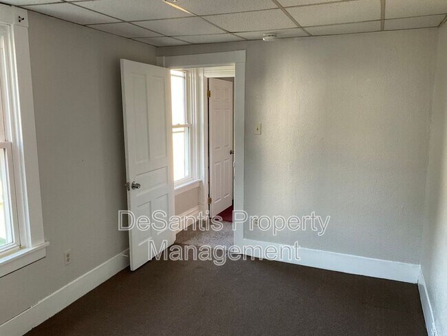 Building Photo - 508 Chestnut St