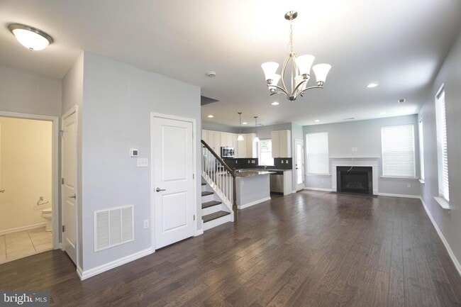 Building Photo - 1003 Chapman Cir