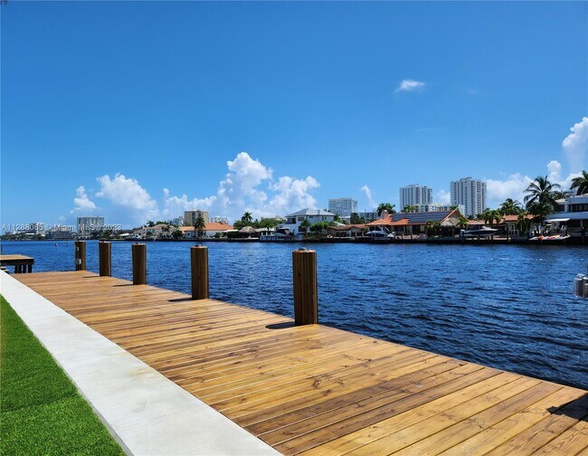 Building Photo - 2742 SE 11th St