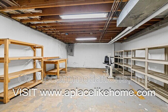 Building Photo - 11626 Woodward St