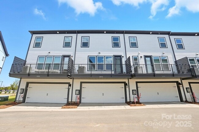 Building Photo - 3210 Stelfox St
