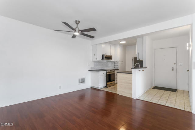 Building Photo - 355 S Los Robles Ave