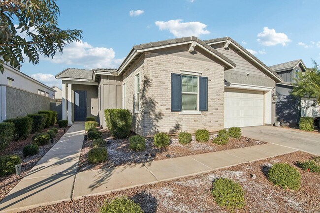 Building Photo - 19770 W Montecito Ave