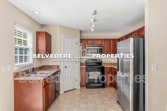 Building Photo - 36 Ackland Dr
