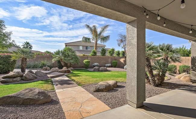 Building Photo - 4129 E Clubview Dr