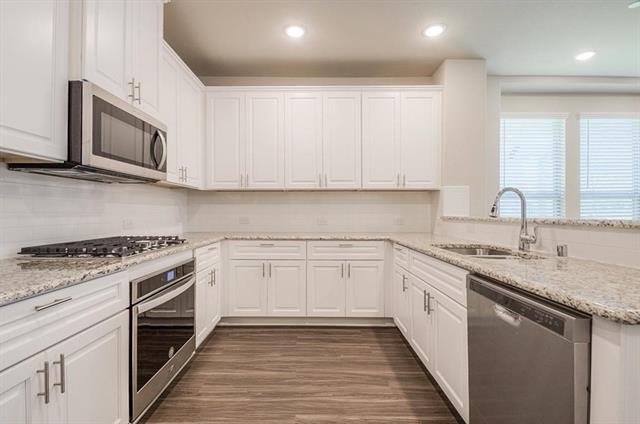 Building Photo - 4720 Piedras Lanzar Dr