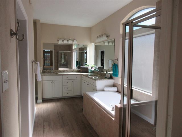 Building Photo - 713 Victorian Dr