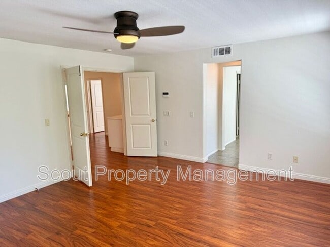 Building Photo - 39877 Worthington Pl