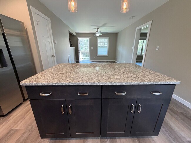 Building Photo - Leicester - Immaculate Three Bedroom with Huge Backyard