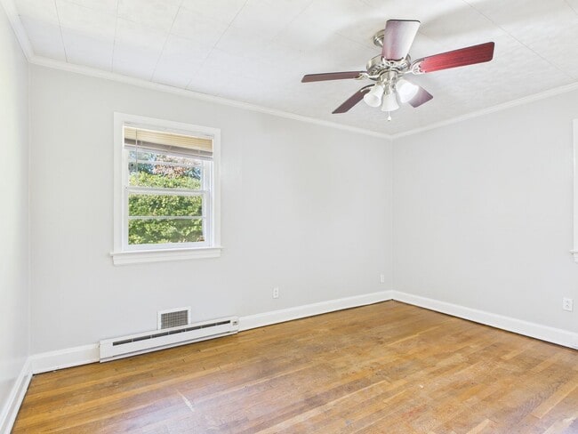 Building Photo - 8282 N Mayfield Ln