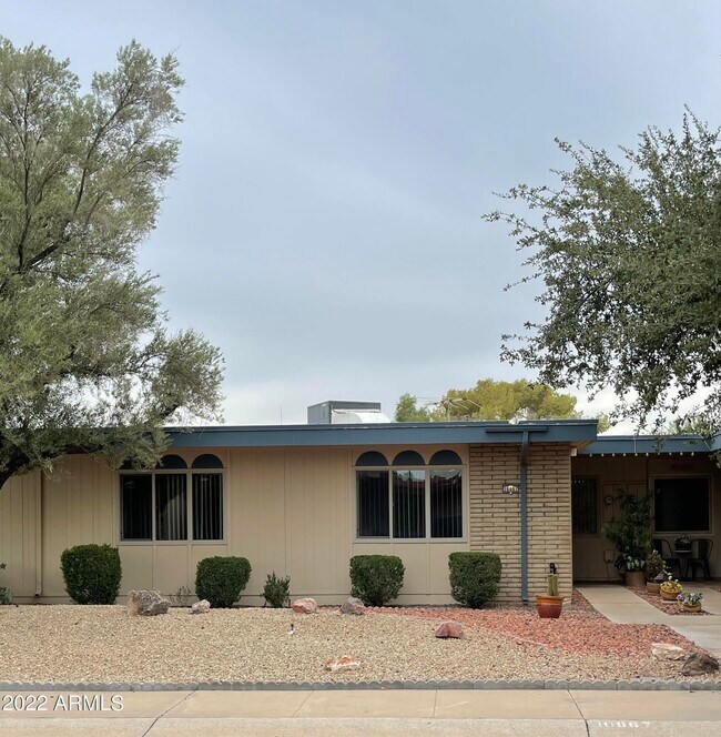 Primary Photo - 10867 W Emerald Dr