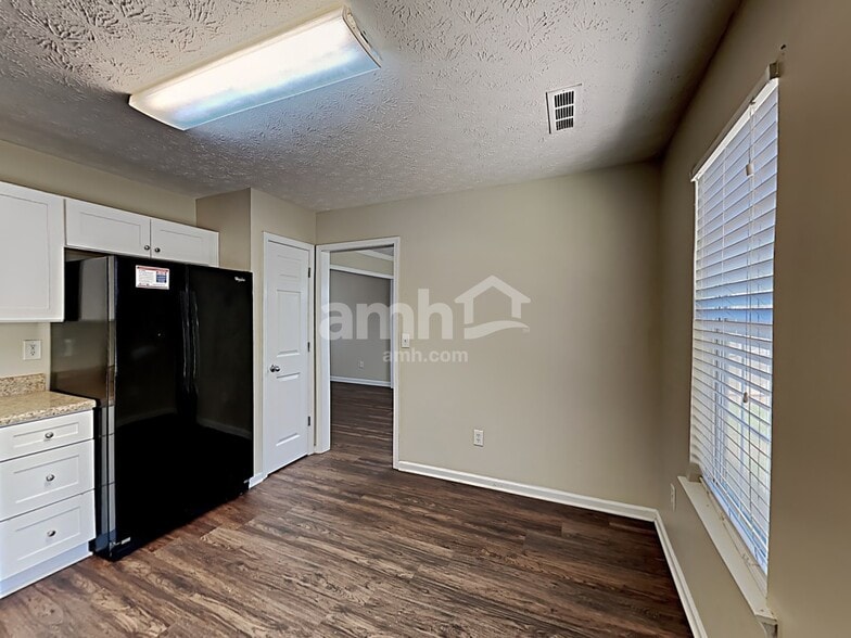 Building Photo - 1130 Saint Phillips Ct