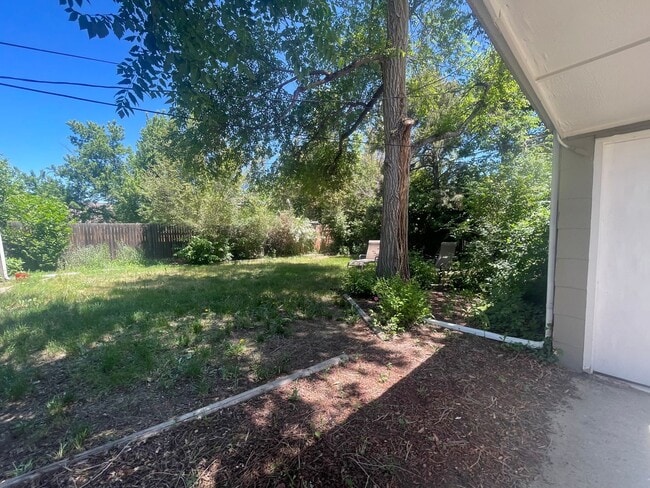 Building Photo - $0 DEPOSIT OPTION. CHARMING 3-BEDROOM HOME WITH LARGE YARD AND EASY ACCESS TO I-25 AND I-225
