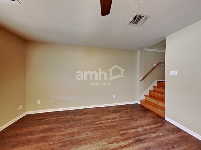 Building Photo - 11827 Tierra Palms Ct