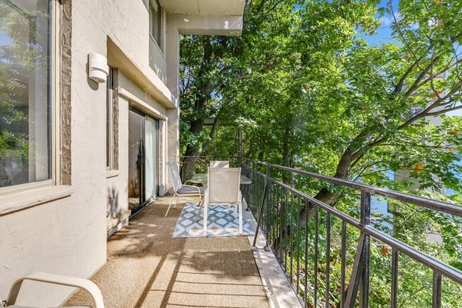 Building Photo - 7 Cliffside Dr