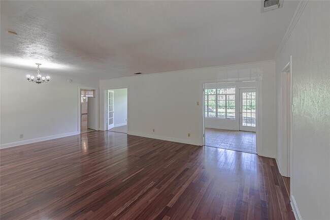 Building Photo - 1202 Norwood Rd