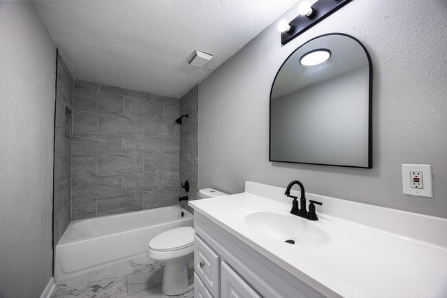 Building Photo - ? Fully Renovated 3-Bedroom Home in Starke...