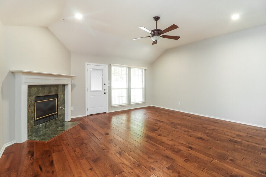 Building Photo - 7824 Blossom Dr