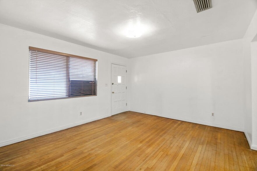 Building Photo - 4056 Jammes Rd