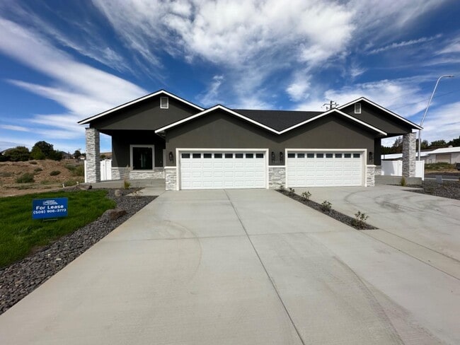 Building Photo - 9003 Palestine Way