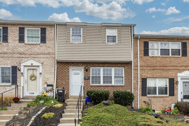 Primary Photo - 1114 Bayless Pl