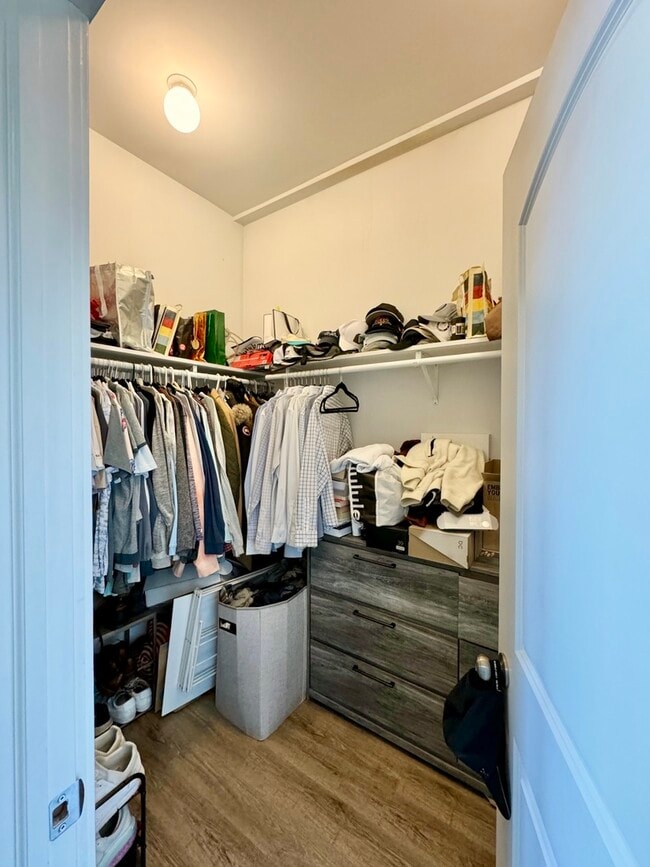 Building Photo - 1750 W North Ave