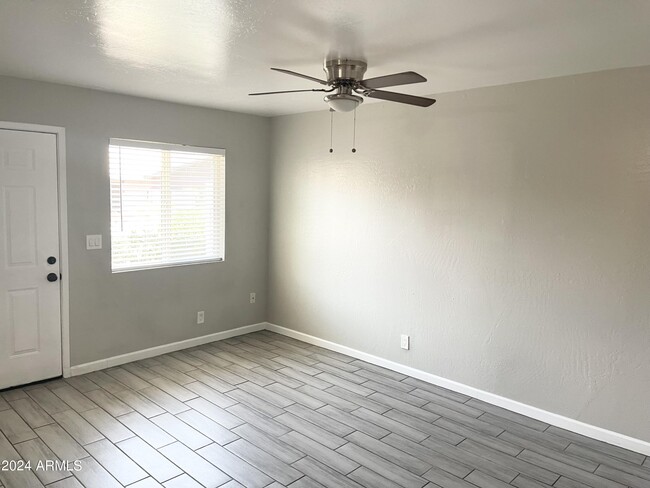 Building Photo - 2525 N 52nd St