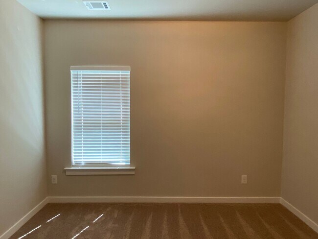 Building Photo - 1245 Brookhaven Dr